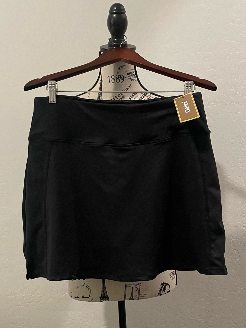 Oalka Black Women’s Active Skort - Sleek Performance Skirt